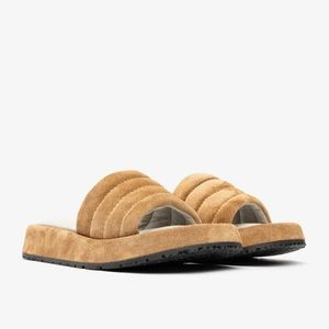 NEW P448 Fergie slide sandal, color cognac (beige), size 37 (us 7) with box